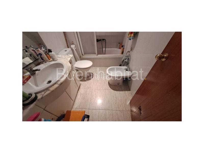 Foto 11fe485b-a23f-41b0-a7ca-94b6e69053ca. Piso en calle cervantes 25 piso de 3 habitaciones en venta valencia en Ador