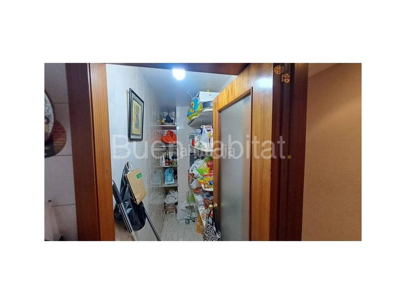 Foto a6ab0a83-e168-4519-8ef4-9593b0b97b74. Piso en calle cervantes 25 piso de 3 habitaciones en venta valencia en Ador