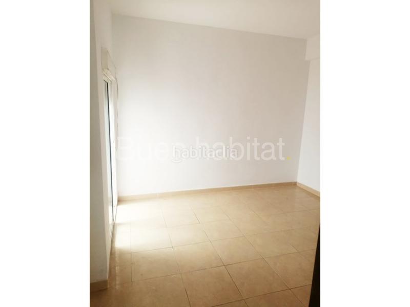 Foto 98ee6894-e970-4f34-a1de-f39ef2a46193. Piso en calle n sra paciencia 107 viso en venta en Oropesa del Mar