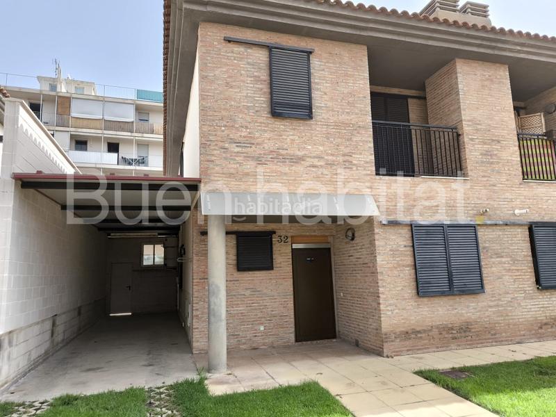 Foto 21b2b4ea-7fb5-47a9-84ae-532ceba57a3b. Casa adosada en calle d'ares del maestrat 9 casa familiar en venta en Paterna