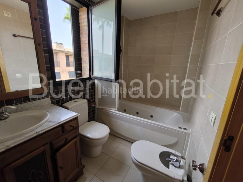 Foto 2ec7e7ce-ce82-4e5e-9ffb-fe8b49c0dc61. Casa adosada en calle d'ares del maestrat 9 casa familiar en venta en Paterna