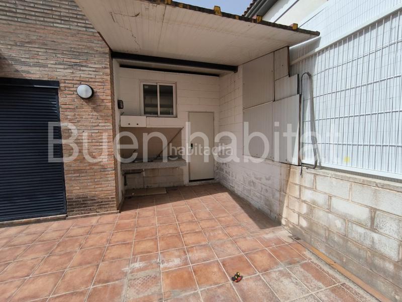 Foto 46f95e2d-3b00-459d-92cc-cda1d111c206. Casa adosada en calle d'ares del maestrat 9 casa familiar en venta en Paterna