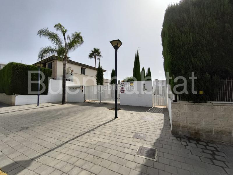 Foto 5eed5369-64e1-4400-a3a5-f64033353d65. Casa adosada en calle d'ares del maestrat 9 casa familiar en venta en Paterna