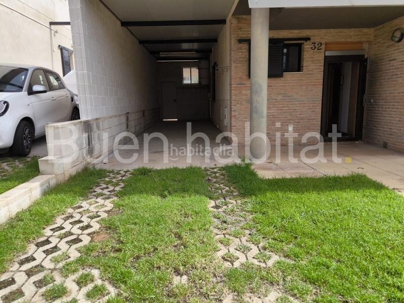 Foto 87e709db-6f60-4595-bd88-ba88d499c0cc. Casa adosada en calle d'ares del maestrat 9 casa familiar en venta en Paterna