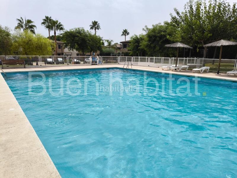 Foto c764d040-b202-4fb6-aa9d-024173d1ff2c. Casa adosada en calle d'ares del maestrat 9 casa familiar en venta en Paterna