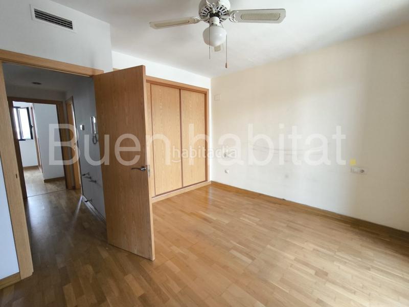 Foto ca5b64f0-df55-444e-a504-5e0c390b9272. Casa adosada en calle d'ares del maestrat 9 casa familiar en venta en Paterna