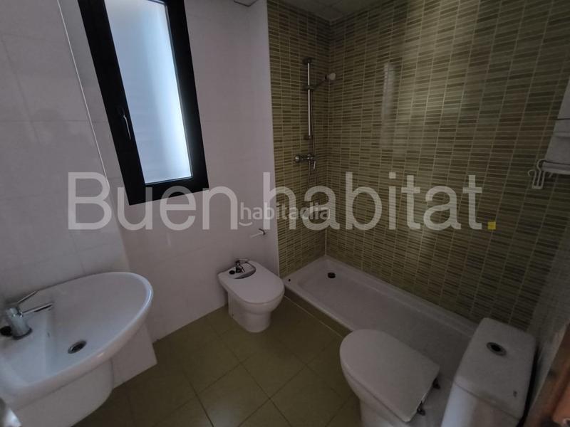 Foto d2f367c1-9aa7-4b6e-9575-86e10ee29a5e. Casa adosada en calle d'ares del maestrat 9 casa familiar en venta en Paterna
