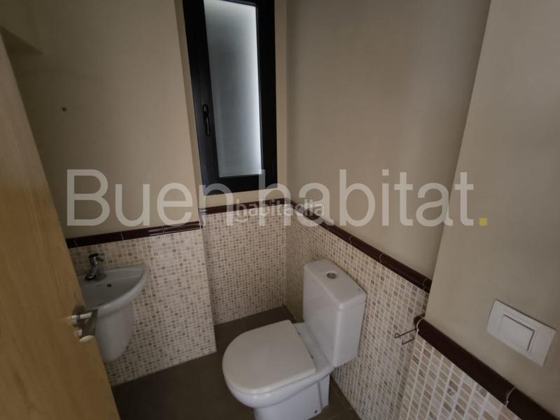 Foto d6206316-bb15-48c4-b2d3-82b1297dbef4. Casa adosada en calle d'ares del maestrat 9 casa familiar en venta en Paterna