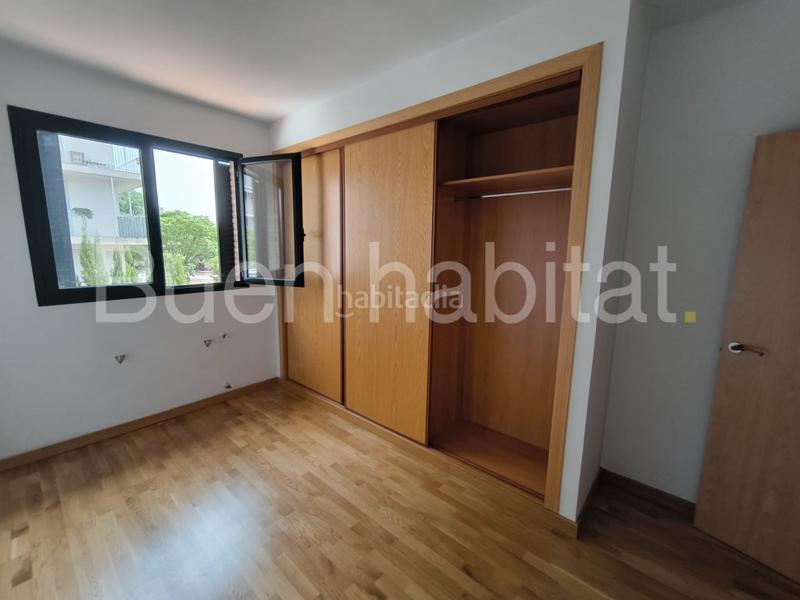 Foto ef783933-232a-4257-8385-6458bd867eaf. Casa adosada en calle d'ares del maestrat 9 casa familiar en venta en Paterna