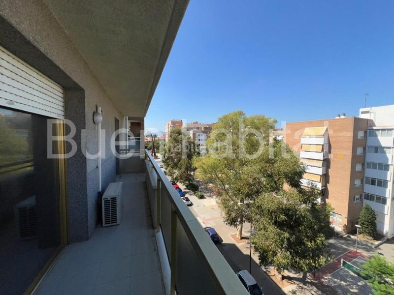 Foto d7396f4f-e959-4fb2-9cf3-d36e98c9b571. Flat in calle alcalde joan bertran 38 in Ponent Reus