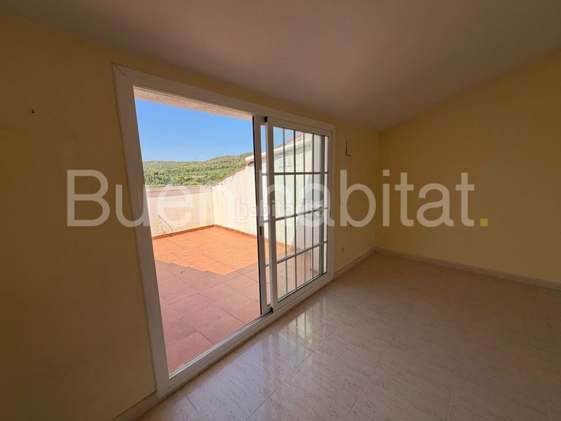 Foto 0e4139fd-f4fd-4000-8c35-fff69271dbe6. Casa adossada amb aparcament piscina a Calafell poble Calafell