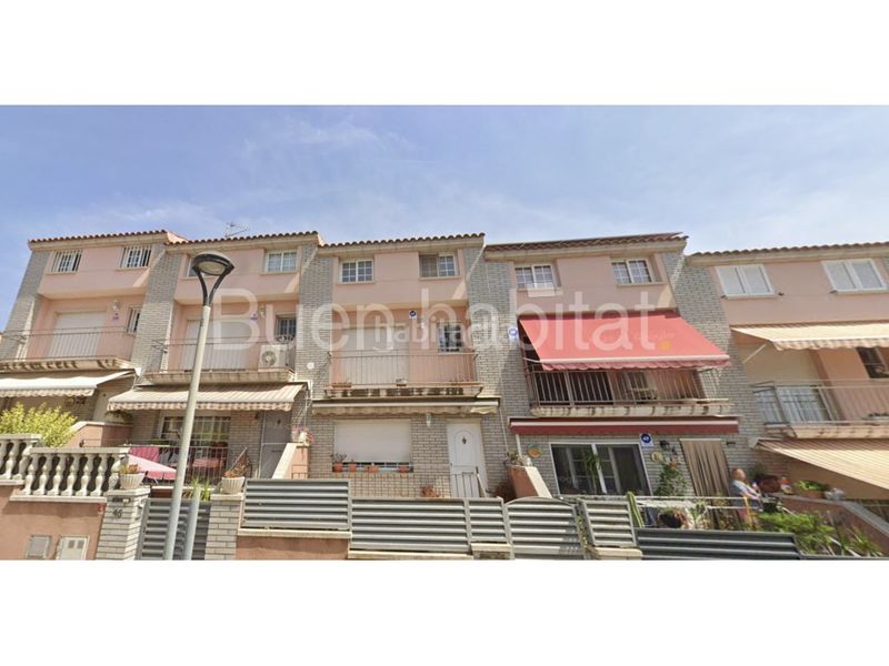 Foto 1d8ee409-ea0e-4a5b-bde0-f06f34ca902e. Casa adossada amb aparcament a Calafell poble Calafell