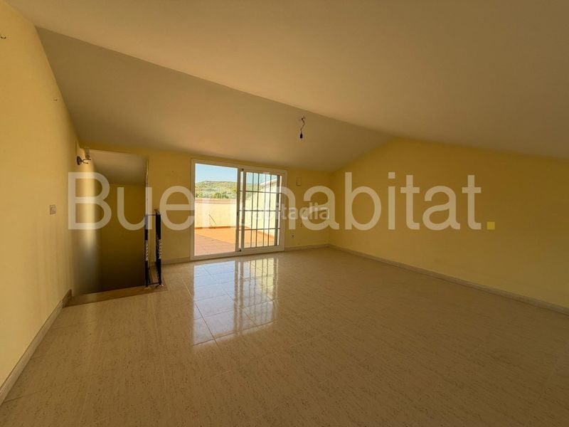 Foto 999e4e94-a525-41b0-bfdc-b12521c25eea. Casa adossada amb aparcament piscina a Calafell poble Calafell