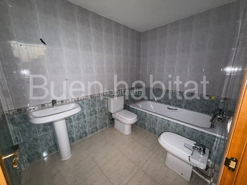 Foto d1921629-335a-4cfb-9c5f-90dbd60cf354. Casa adossada amb aparcament piscina a Calafell poble Calafell