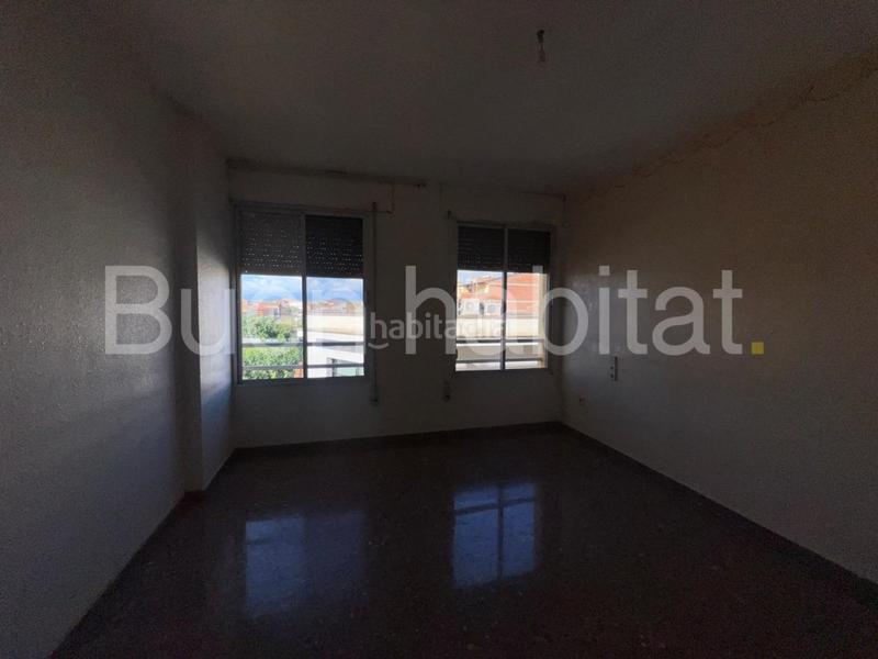 Foto 43cb9aa4-b1f8-4e15-a40d-ada1d41cb85b. Pis a calle industria 6 a Santa Bàrbara