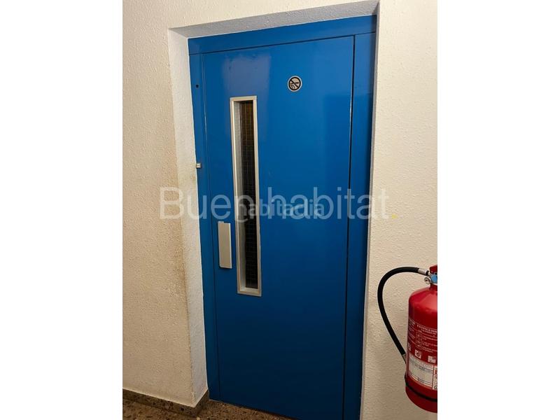 Foto aa6d01f9-191c-4729-b304-bd510e12ef1c. Pis a calle industria 6 a Santa Bàrbara