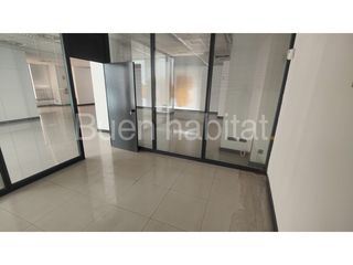 Business premise  Avenida constitucion de la. Local en venta junto al colegio salesianos san antonio abad