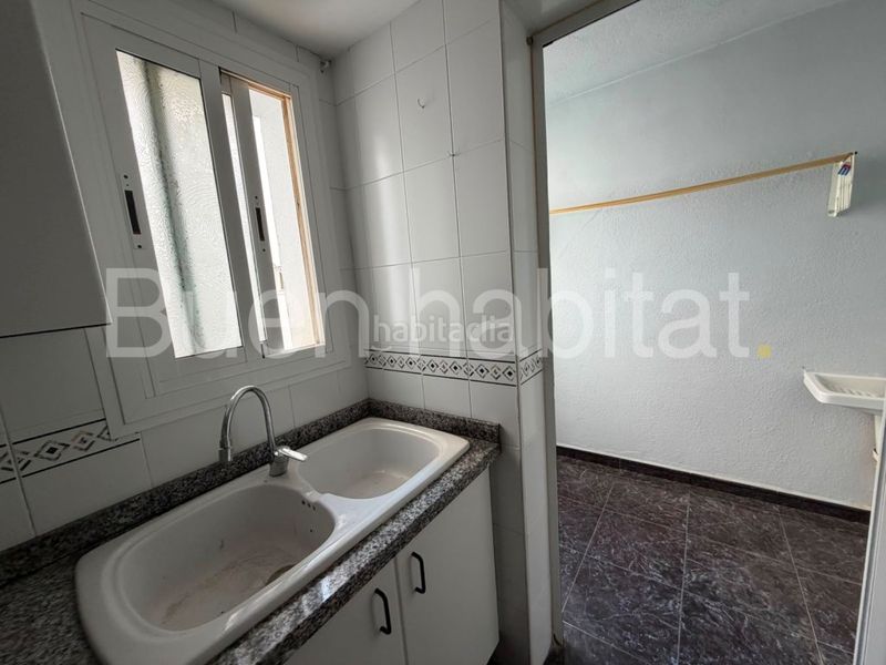 Foto f1068f9b-7344-40ac-98dd-cfb5181fdad0. Pis amb aparcament a Alaquàs