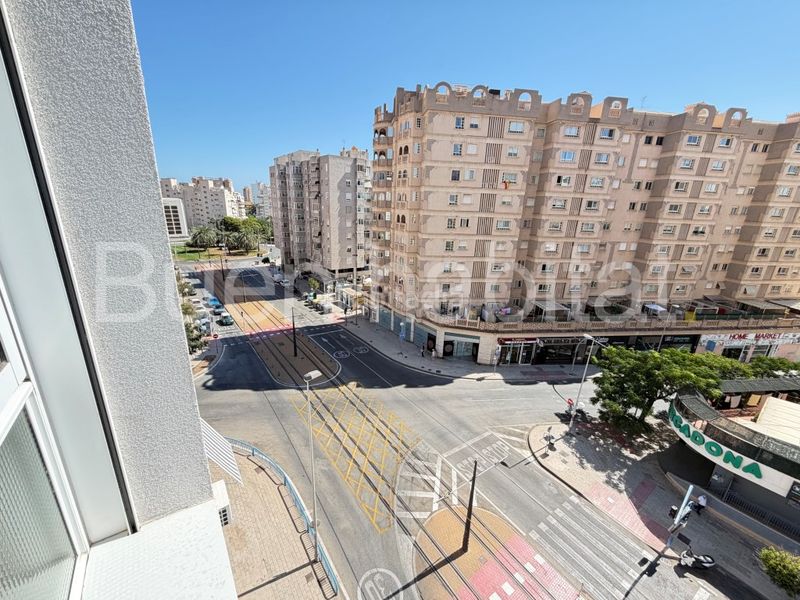 Foto 516dc299-a304-42d5-99da-60bfa09a5841. Pis amb aparcament piscina a Albufereta Alicante