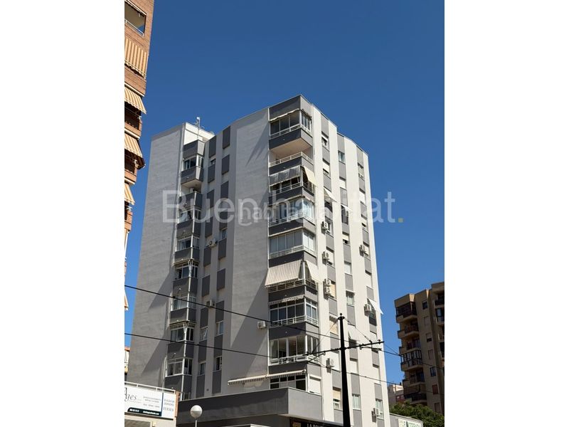 Foto f113e5ce-6a14-4b03-b3f5-58f633b8aed6. Pis amb aparcament piscina a Albufereta Alicante