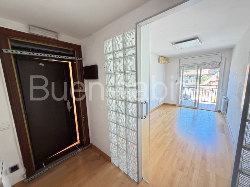 Foto 1f5b911f-ca38-4b98-bd2a-8da7c84e1df2. Ático atico duplex en venta. rubi. en Ca n´Oriol Rubí