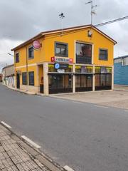 Chalet à Calle de alba 31. Casa y bar en funcionamiento