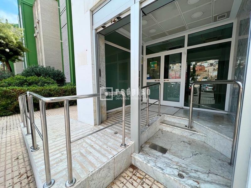 Foto 2227c919-2024-4d11-9e76-30597a2118a8. Business premise in El Palo Málaga