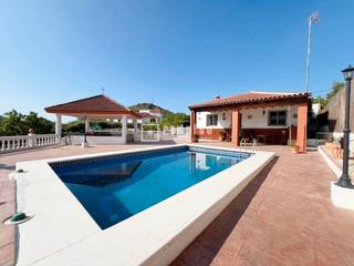Casa  Camino viejo de velez. Chalet independiente en jarazmin, malaga