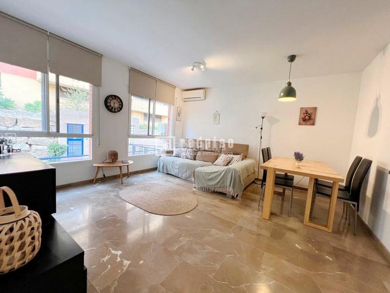 Foto b1d4fad8-a251-493f-93e1-24bba0efc313. Appartement avec parking piscine dans La Cala del Moral Rincón de la Victoria