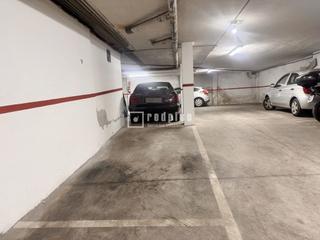 Aparcament cotxe  Bolivia. Garaje en los baños del carmen, malaga