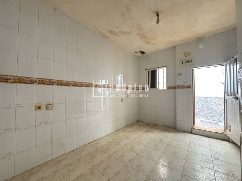 Foto d8b16280-d516-46ed-bba2-c574b6c4c3aa. Casa a El Palo Málaga