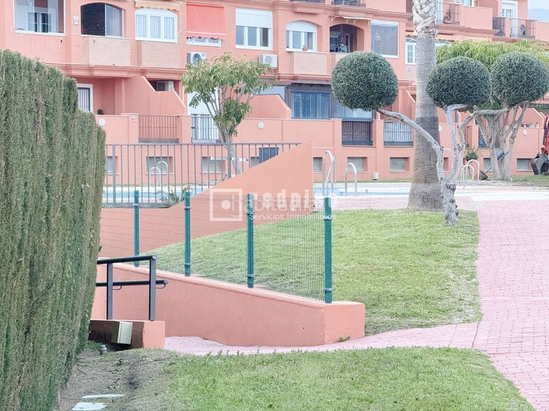 Foto 0b1405d6-8d70-4d98-894d-45ba18a848f0. Pis amb aparcament a Lo Cea Rincón de la Victoria