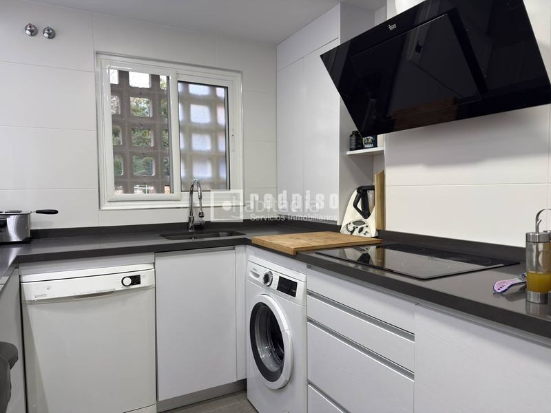 Foto 1f2d3b4b-a004-492d-89d6-4433984a8215. Pis amb aparcament a Lo Cea Rincón de la Victoria