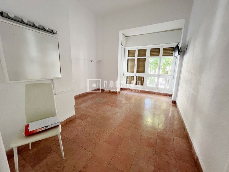 Foto 170e9321-2d78-472a-b573-b6613832832a. Chalet  edificio en avda juan sebastian elcano, malaga en Málaga