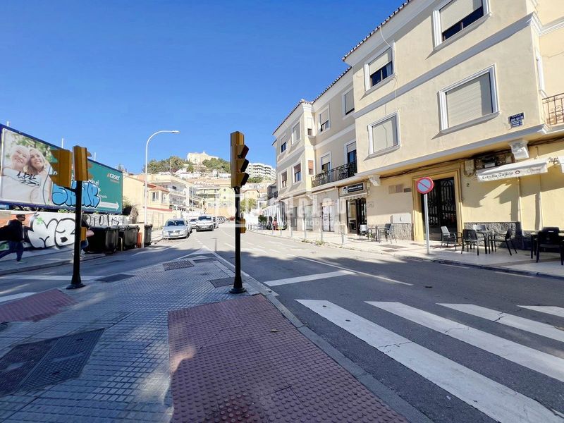 Foto 1c9bdcdb-ade3-4380-8b26-06bd8a89ee61. Chalet  edificio en avda juan sebastian elcano, malaga en Málaga