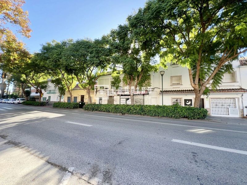 Foto ab90f3fe-1552-4237-a987-9b071578b307. Chalet  edificio en avda juan sebastian elcano, malaga en Málaga