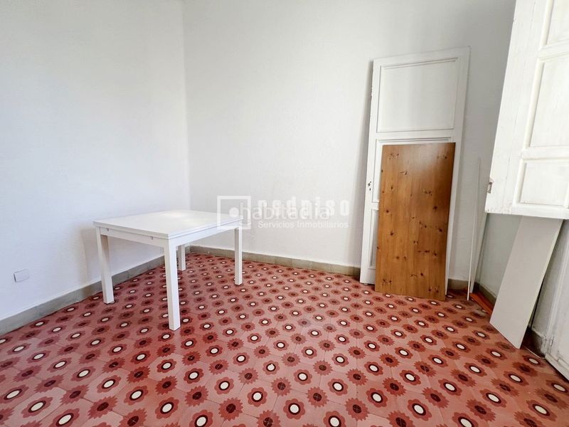 Foto f73e6e63-1aa2-4b55-9885-ee38fe381137. Chalet  edificio en avda juan sebastian elcano, malaga en Málaga