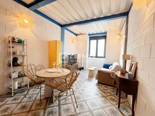 Gebäude  De victoria. Edificio en la cala del moral, malaga