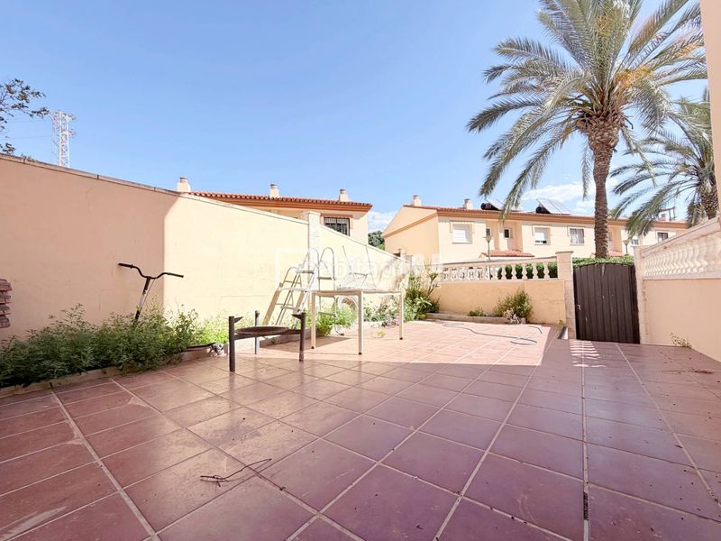 Foto 93594dea-ec37-4535-a094-210a8b6d4921. Xalet amb piscina a Chilches