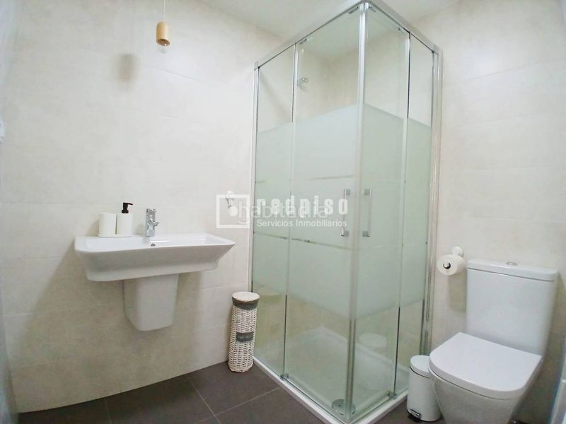 Foto a4e9ab3e-5f59-4aa4-b651-e714d833a1fc. Lloguer pis amb aparcament piscina a Benajarafe