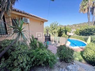 Chalet  De san antón. Chalet independiente en pinares de san anton, malaga
