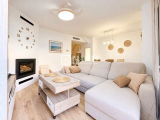Chalet  De francisco merino ramírez. Chalet en benajarafe  malaga