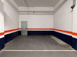 Lloguer Aparcament cotxe a Blas de otero 6. En alquiler amplia parcela de garaje en deusto  blas de otero