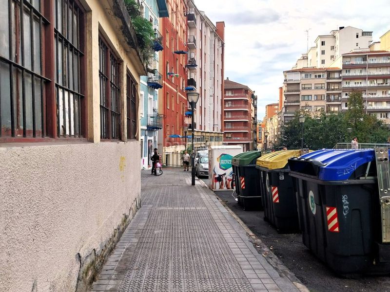 Foto f942eec1-9002-4ba1-82a2-b02f4043d88a. Local comercial a iturribide 73 a Iturralde Bilbao