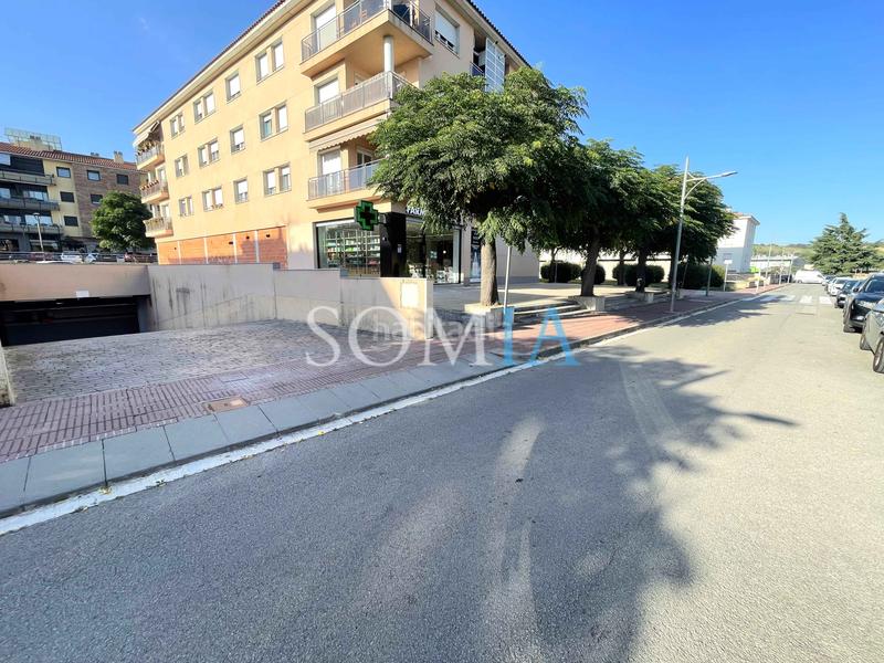 Foto a0126017-c953-4edb-8a84-b6803f315771. Parking coche en carrer de carles soldevila 1620 gran garaje doble en Santa Maria de Palautordera