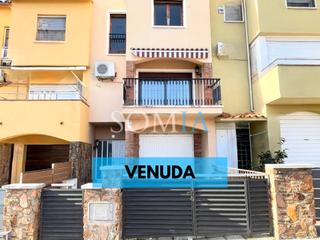 Casa  Carrer diputació. Totalmente equipada y ubicada en zona hospital
