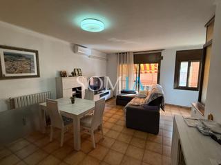 Maison à Santa Maria de Palautordera. Céntrica y funcional con tres plantas, patio y garage