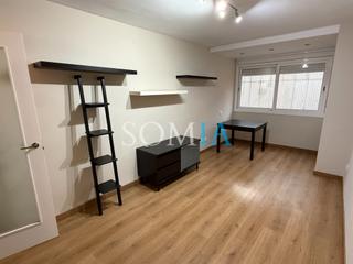 Miete Etagenwohnung  Carrer de girona. Acojedor y funcional