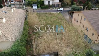 Terreny residencial  Carrer de la rajoleria. Parcela urbana edificable plana en campins