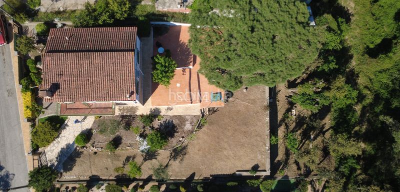 Foto 1c503804-3d1d-42a6-9a2e-d2b13d530729. Casa amb xemeneia calefacció a Riells i Viabrea